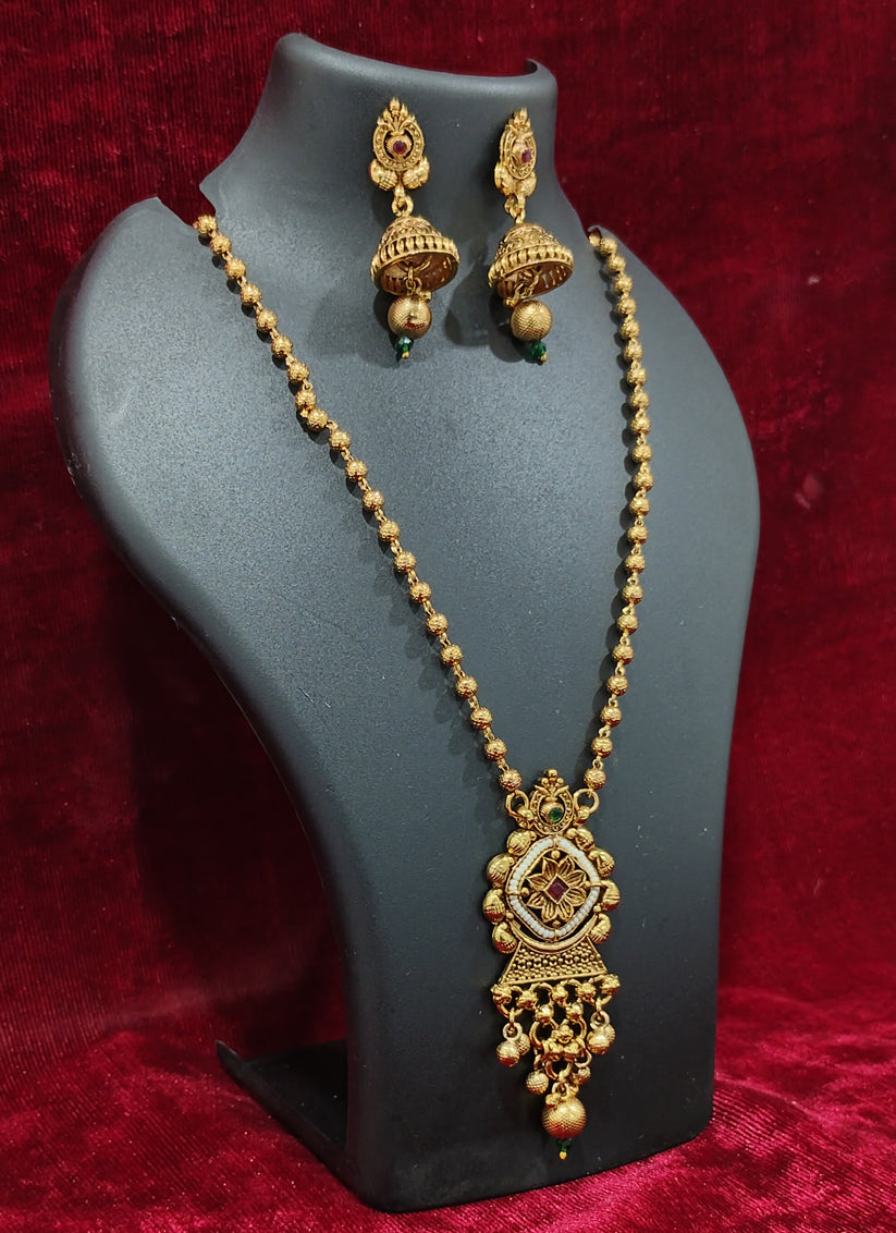 Gold Plated Chain Pendant Necklace Set