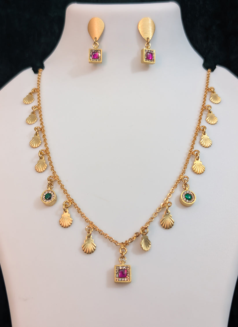 Gold Plated Stone Studded Nacklace Set