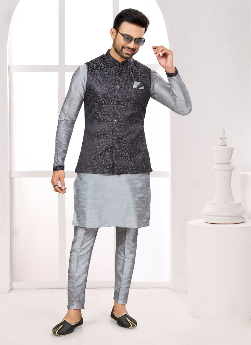 Grey Kurta Pyjama Set with Black Jacket