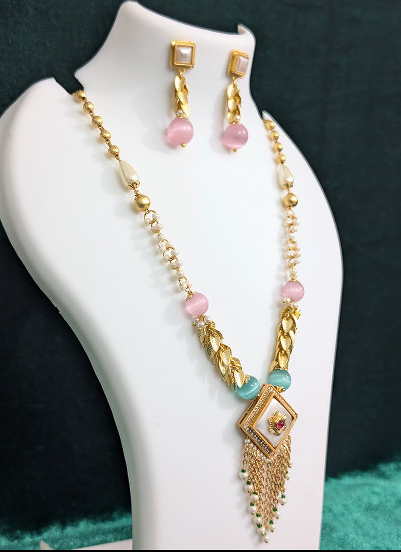 Elegant Studded Pearl Necklace Set