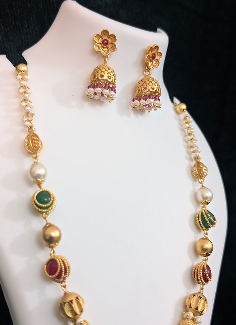 Exclusive Golden Pearl Necklace Set