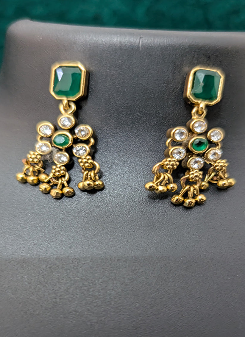 Elegant Green Stone Studded & Beaded Choker Necklace Set