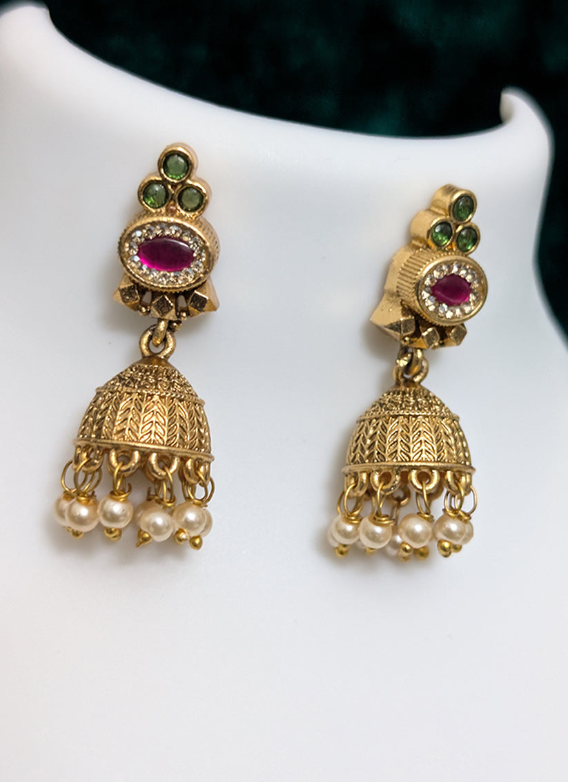 Elegant Studded Stone & Pearl Necklace Set