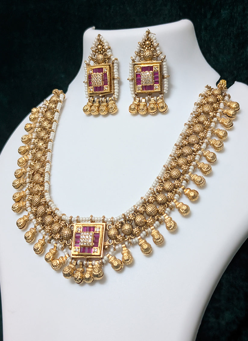 Premium Pearl & Ghughari Necklace Set