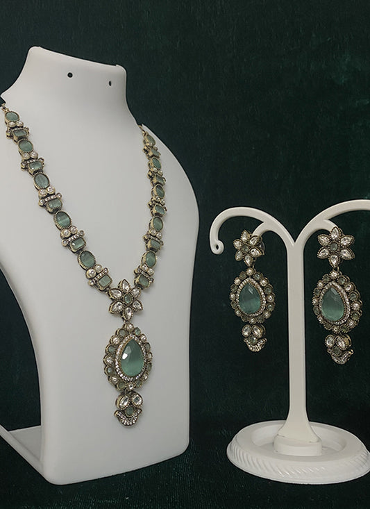 Sea Green Studded Stone Necklace Set