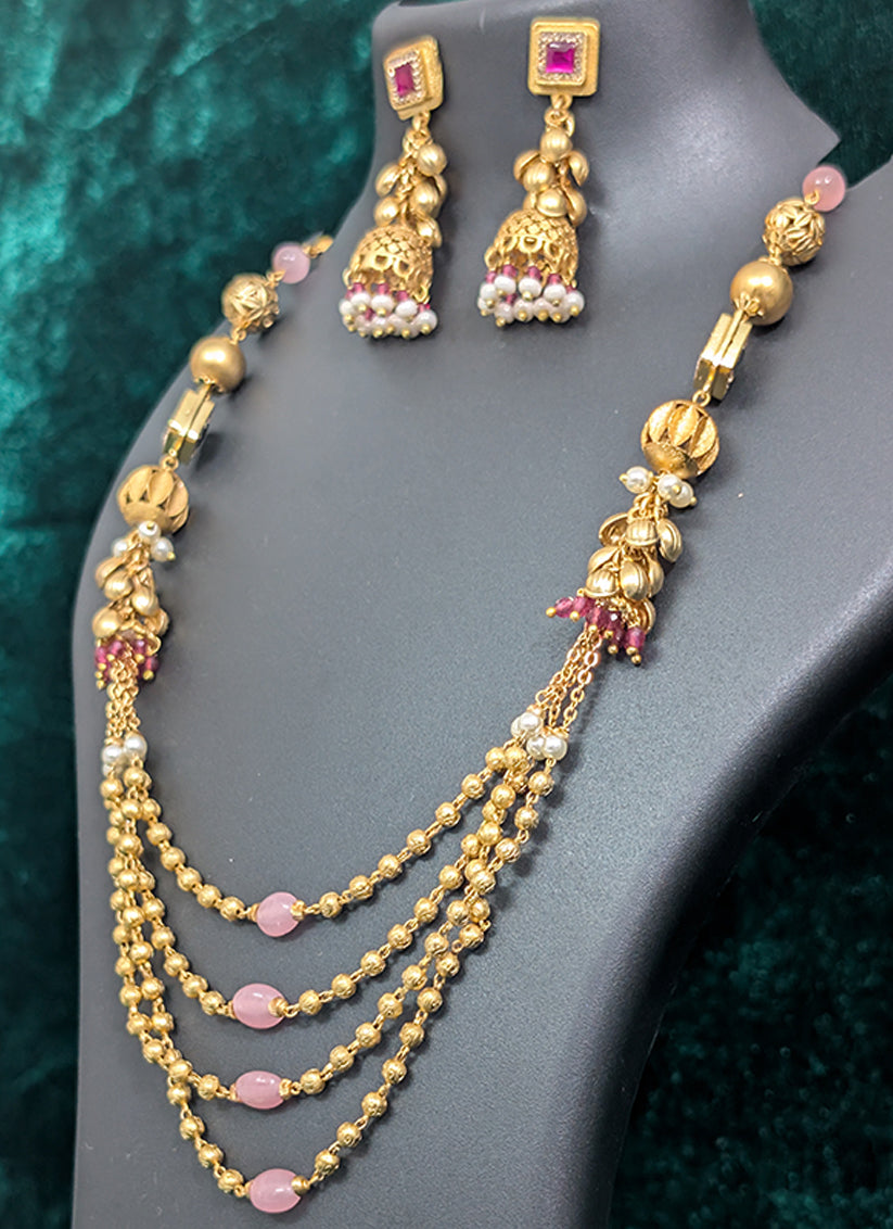 Elegant Gold Pleated 4 String Necklace Set