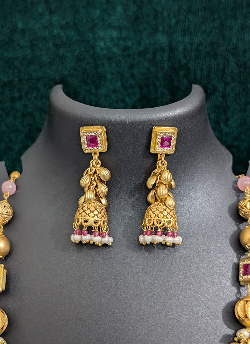 Elegant Gold Pleated 4 String Necklace Set