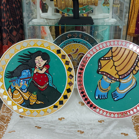 Set of 2 - Cute Radhe Krishna Lippan Art Wall Plate