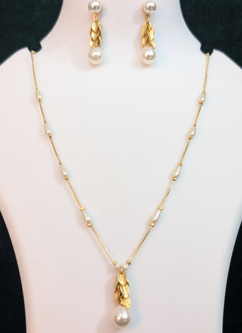 White Rice Pearl Necklace Set