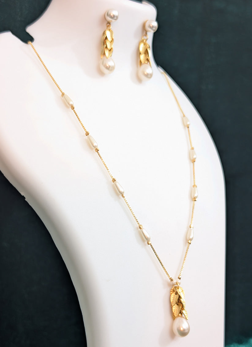 White Rice Pearl Necklace Set