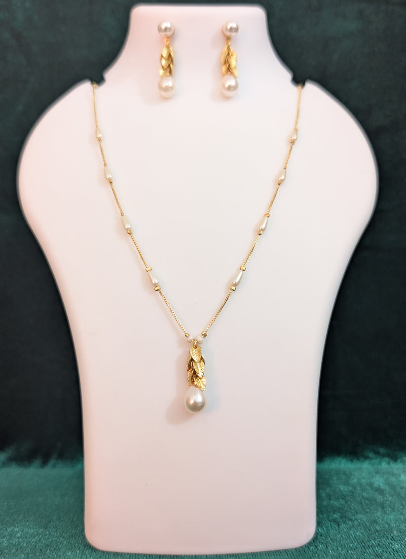 White Rice Pearl Necklace Set