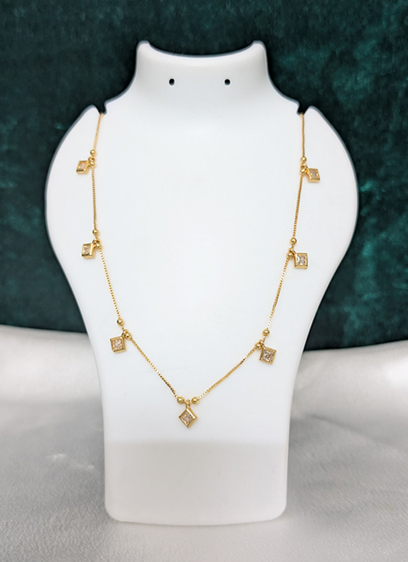 Gold Pelated Studded Stone Dokia Chain