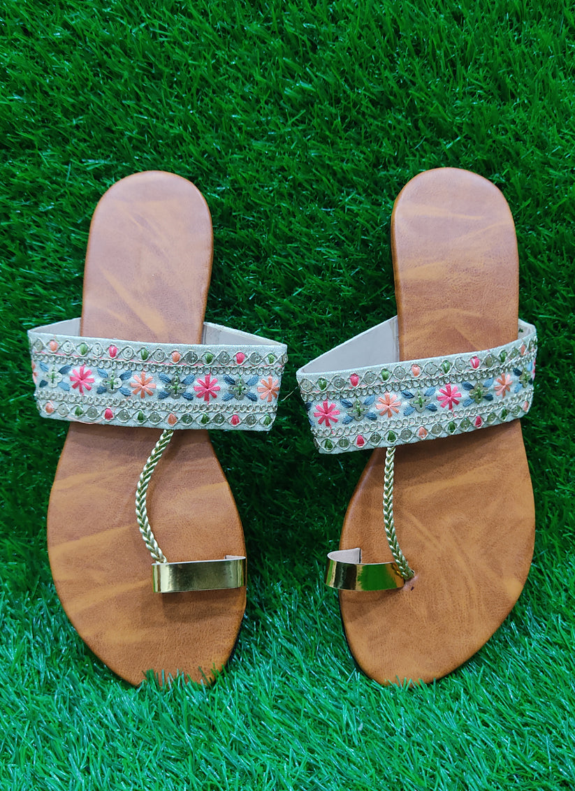 Women Embroidered Toe-Ring Flats Sandals