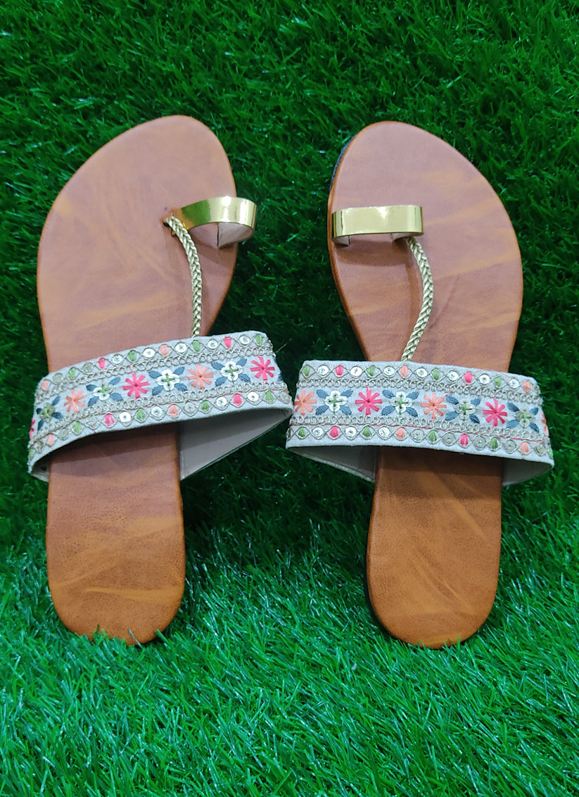 Women Embroidered Toe-Ring Flats Sandals