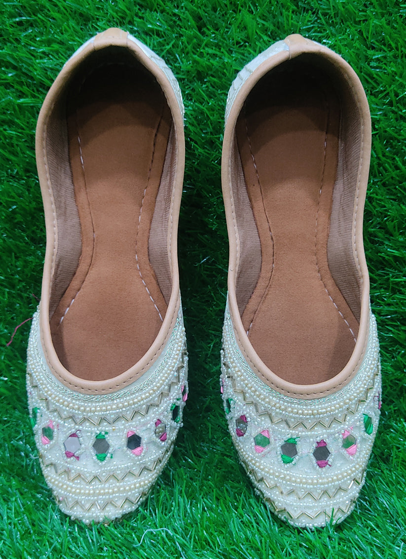 Ivory Beautifully Handcrafted Women Punjabi Mojari