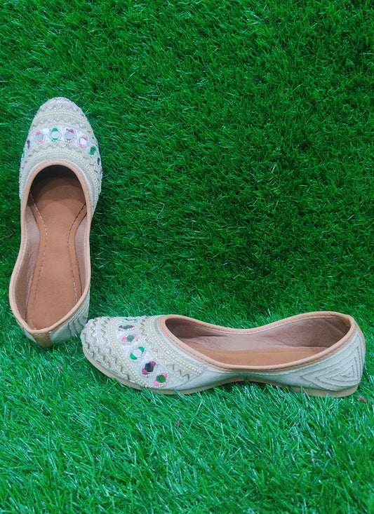 Ivory Beautifully Handcrafted Women Punjabi Mojari