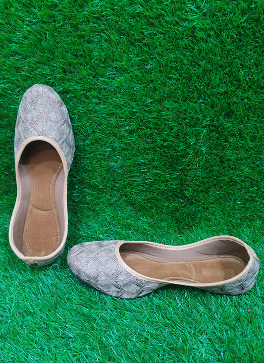 Copper Beautifully Handcrafted Women Punjabi Mojari