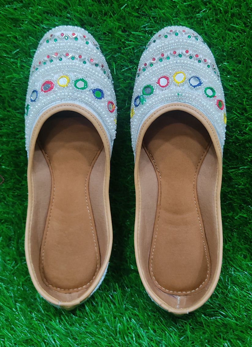 White Beautifully Handcrafted Women Punjabi Mojari