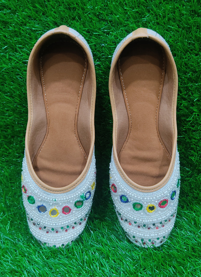 White Beautifully Handcrafted Women Punjabi Mojari
