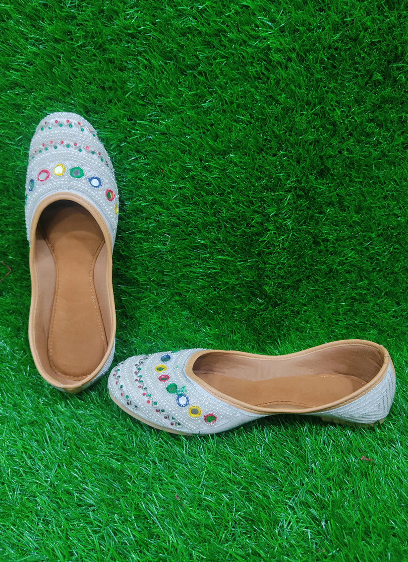 White Beautifully Handcrafted Women Punjabi Mojari