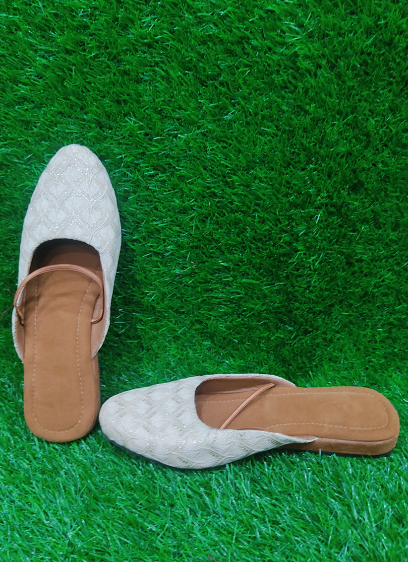Cream Women Beautifully Handcrafted Women Sandel Style Mojari