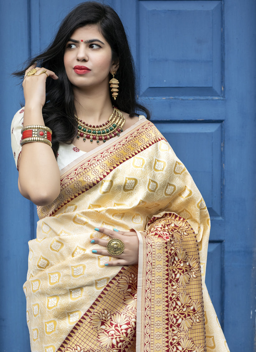 Ivory Banarasi Silk Weaving Saree