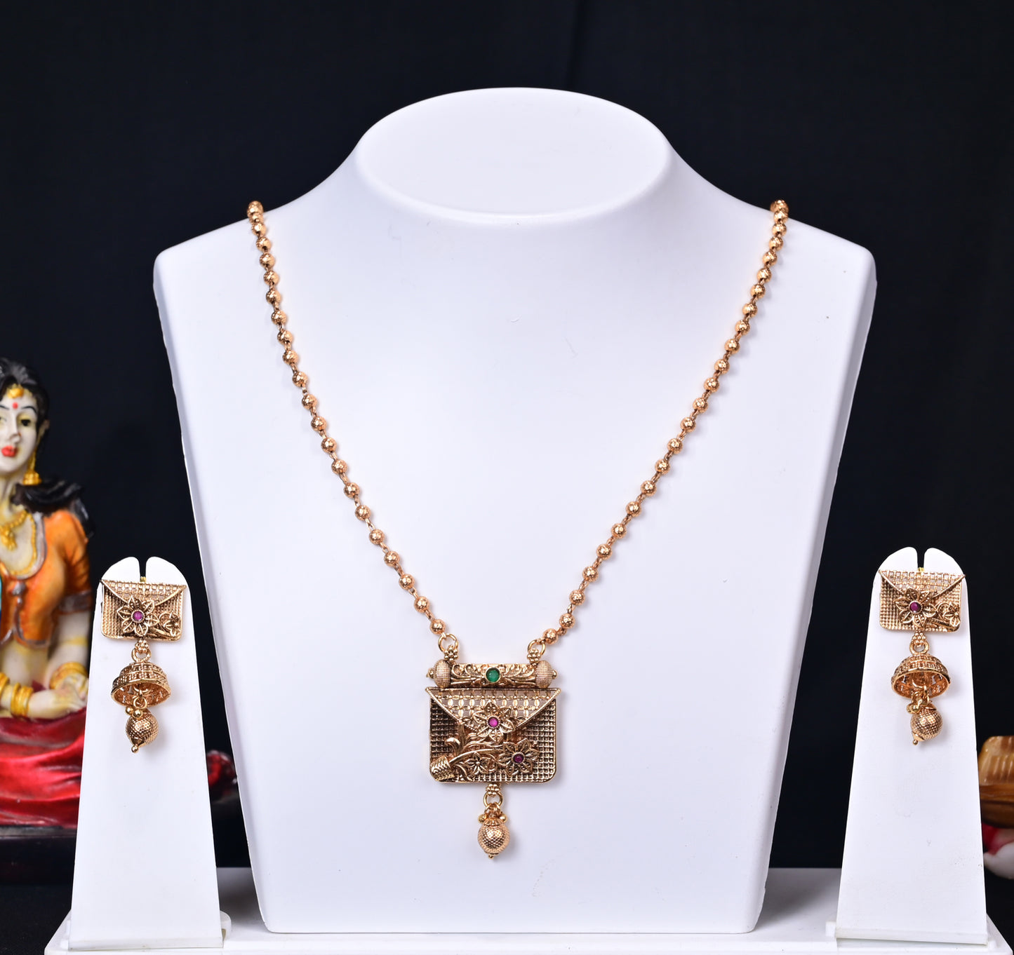 Gold Tone Antique Necklace Set
