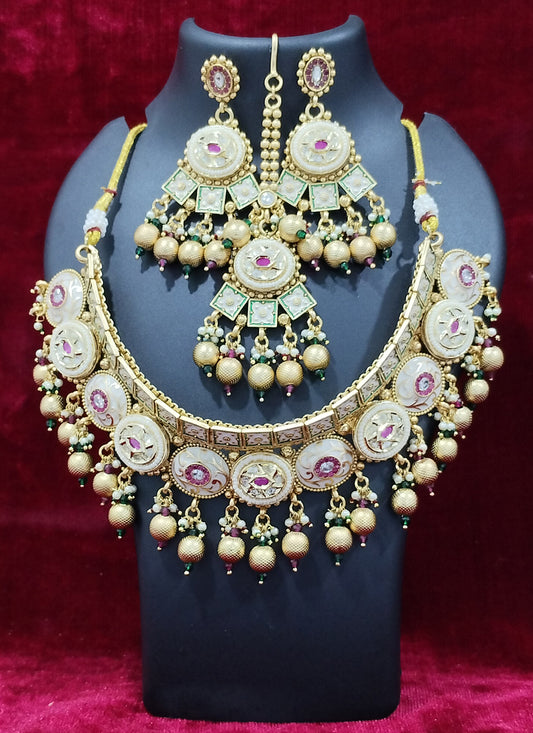 Heavy Kundan Necklace Set with Earrings and Maang Tikka