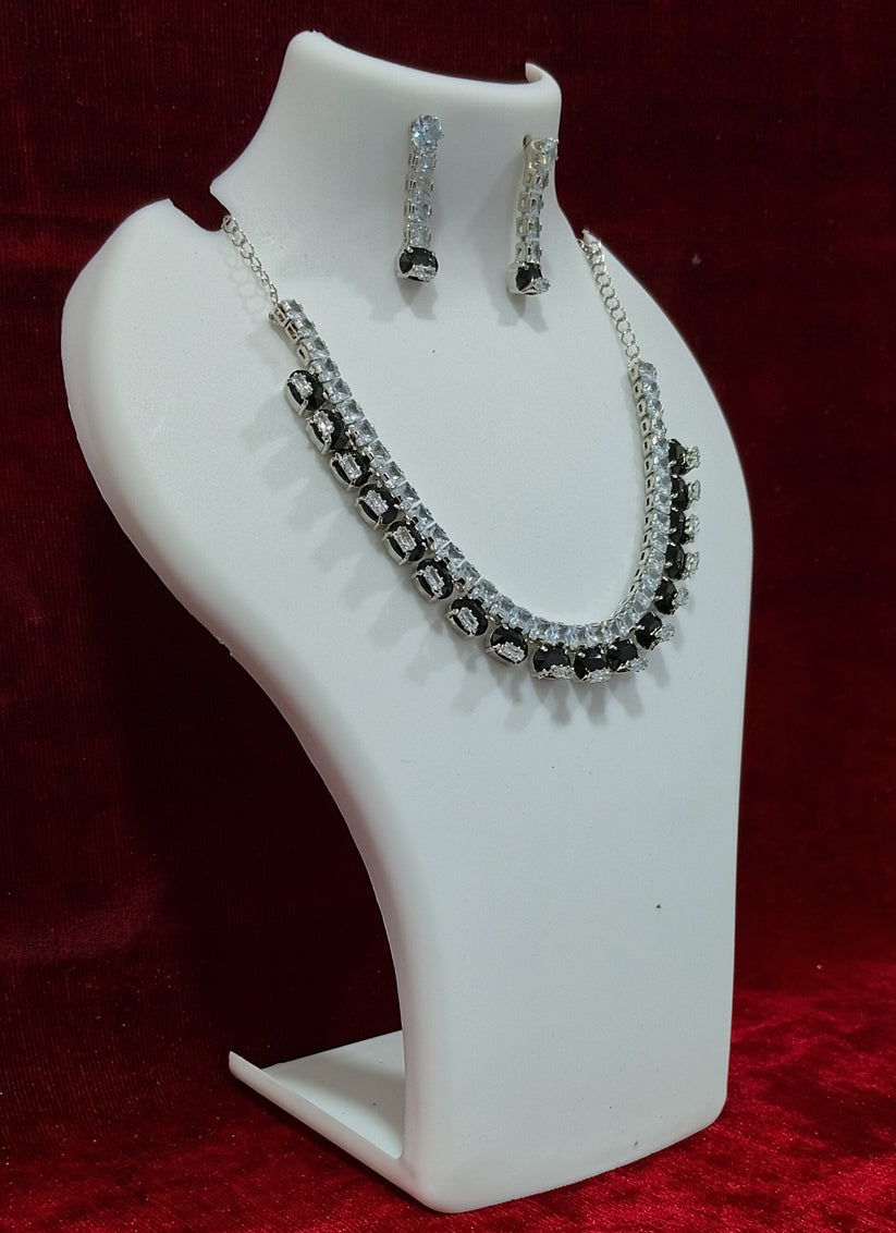 Black AD Necklace Set