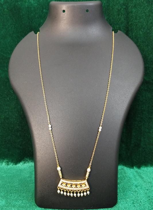 Golden Alloy Pendant Set