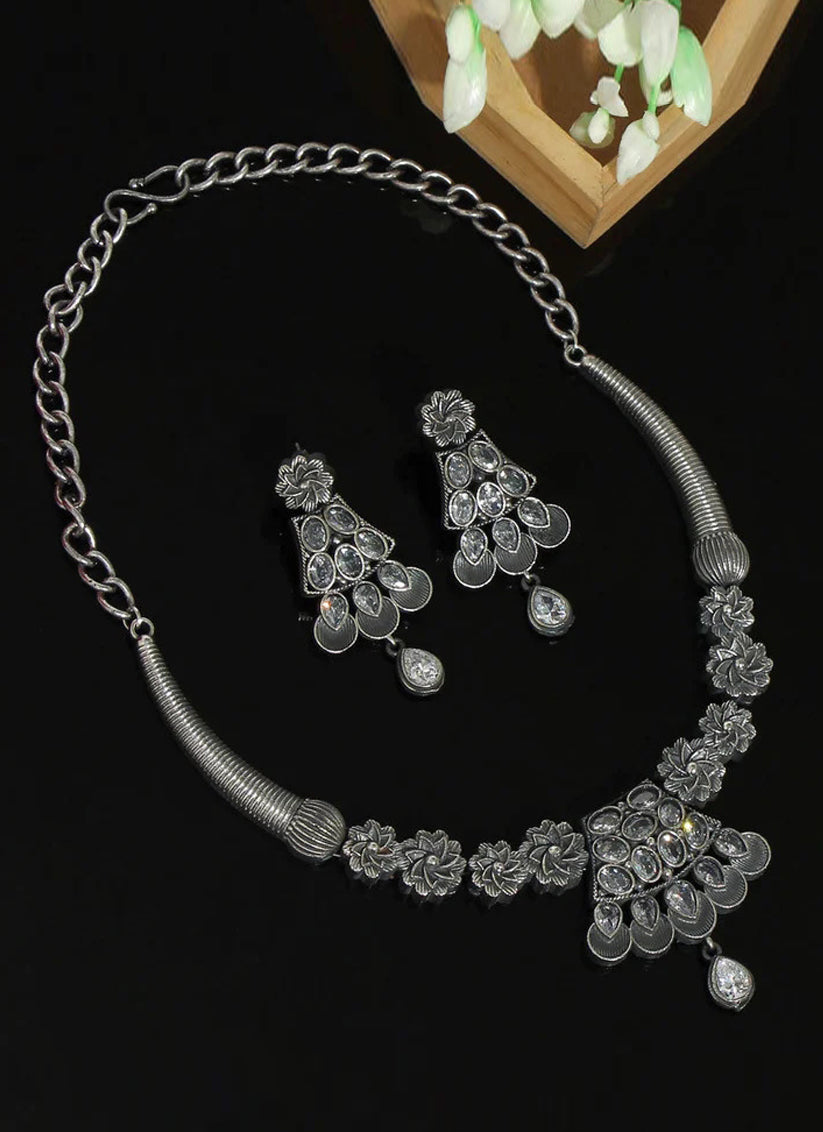 White Monalisa Stone Premium Oxidised Necklace Set