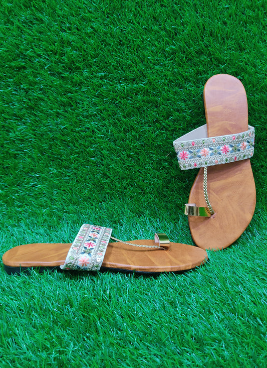 Women Embroidered Toe-Ring Flats Sandals