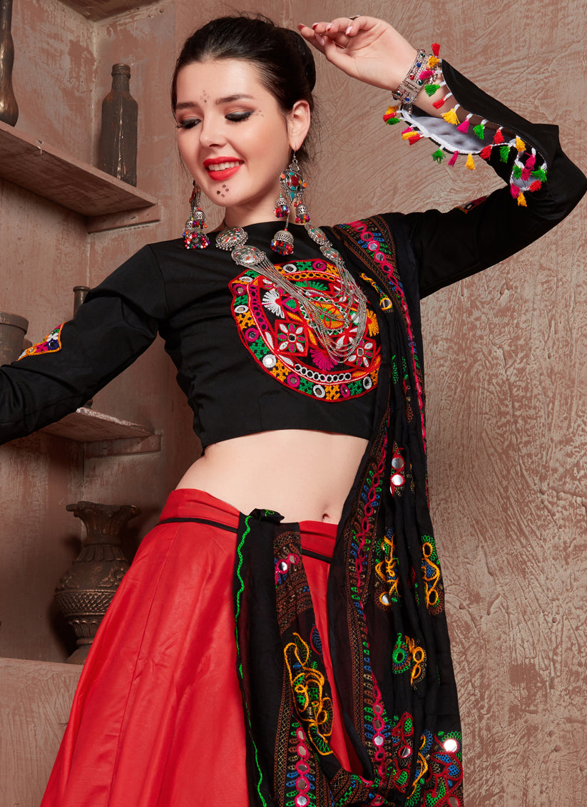 Gajari Cotton Gamthi Work Chaniya Choli